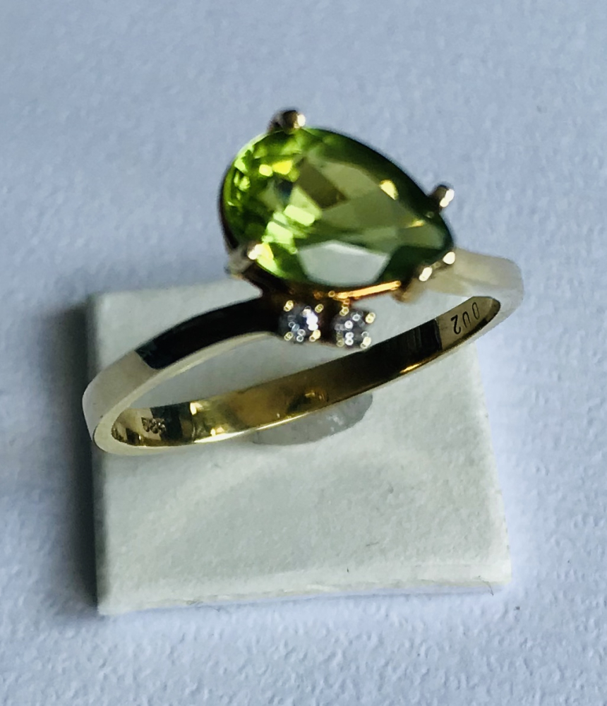 Perydot Ring Tropfenform